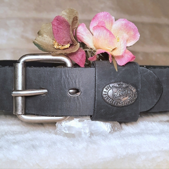 LEVI'S Leather Belt, Smokey Grey, Steel Buckle - Picture 2 of 4